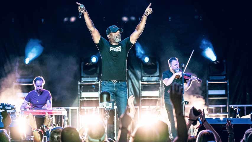 Up Close With Darius Rucker At The Walmart AMP | KMAG 99.1 - Vimarsana News