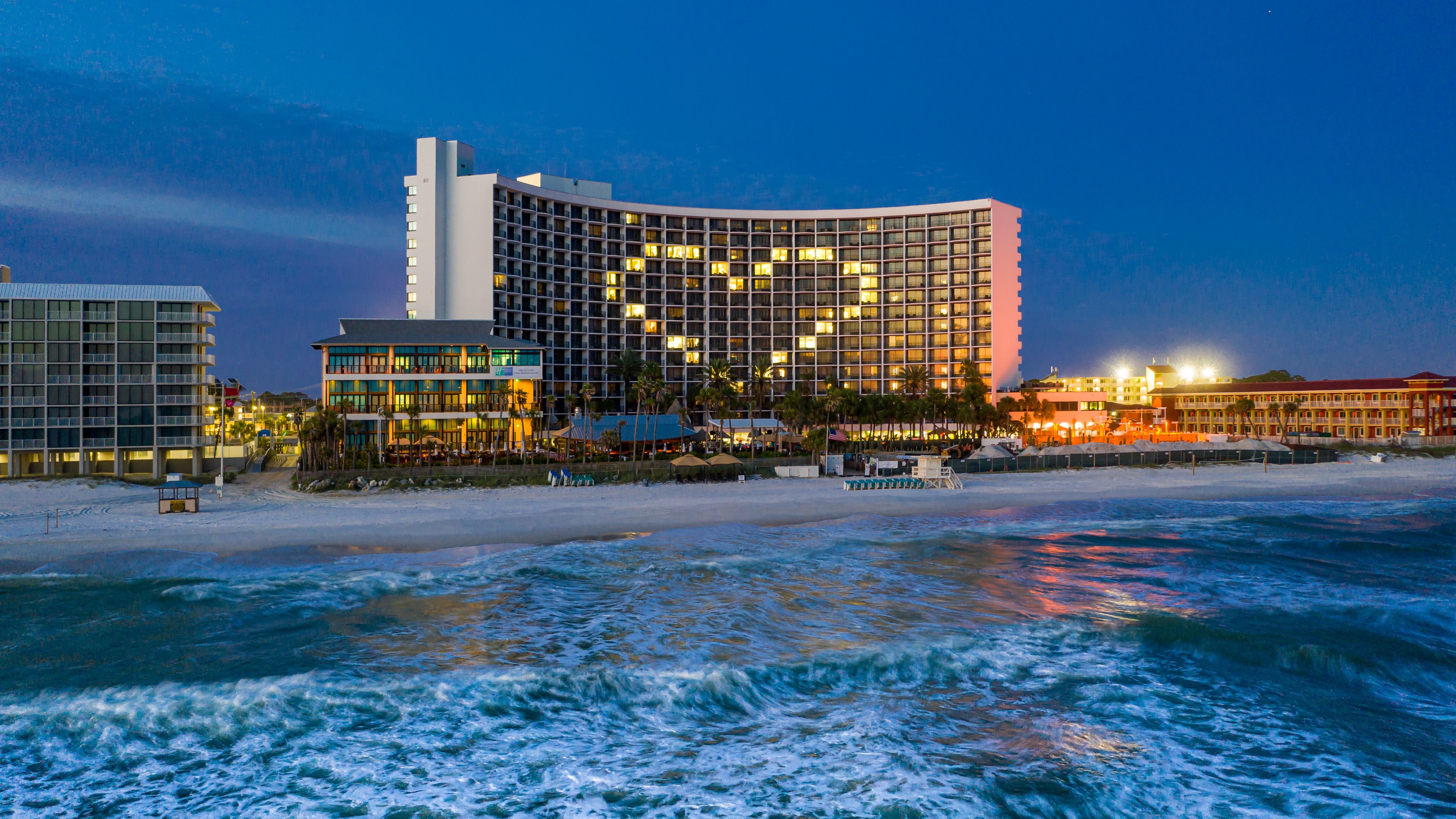 Rocktober Staycation: Holiday Inn Resort Panama City Beach | ROCK 94.5 - Vimarsana News